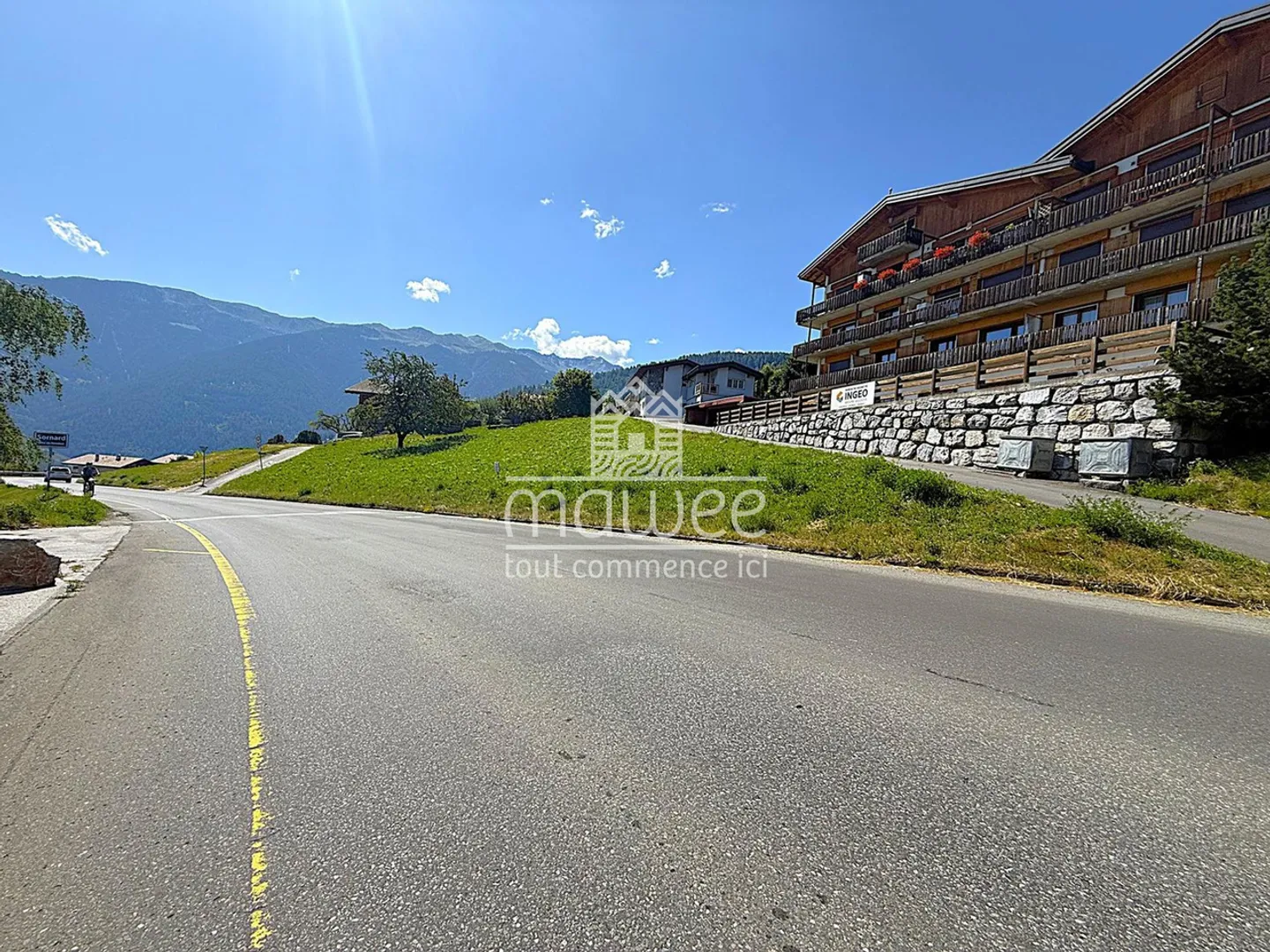 Rare land in Nendaz, very close to the ski lifts - Photo 1 of 5