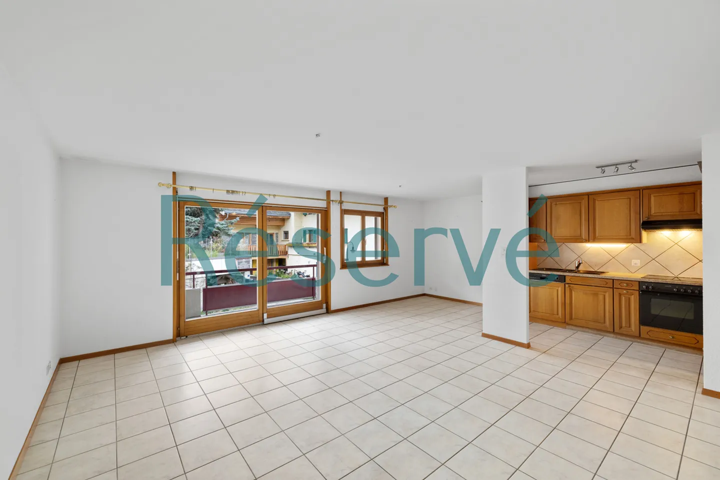 Appartamento luminoso di 3,5 locali con balcone e garage - contesto tranquillo - Foto 1 di 12