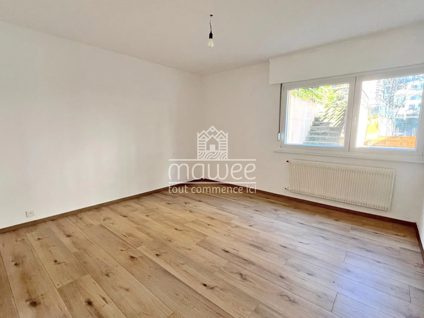 Außergewöhnliche Lage 2,5 Zimmer renoviert -- 5 Minuten vom See! - Foto 2 von 8