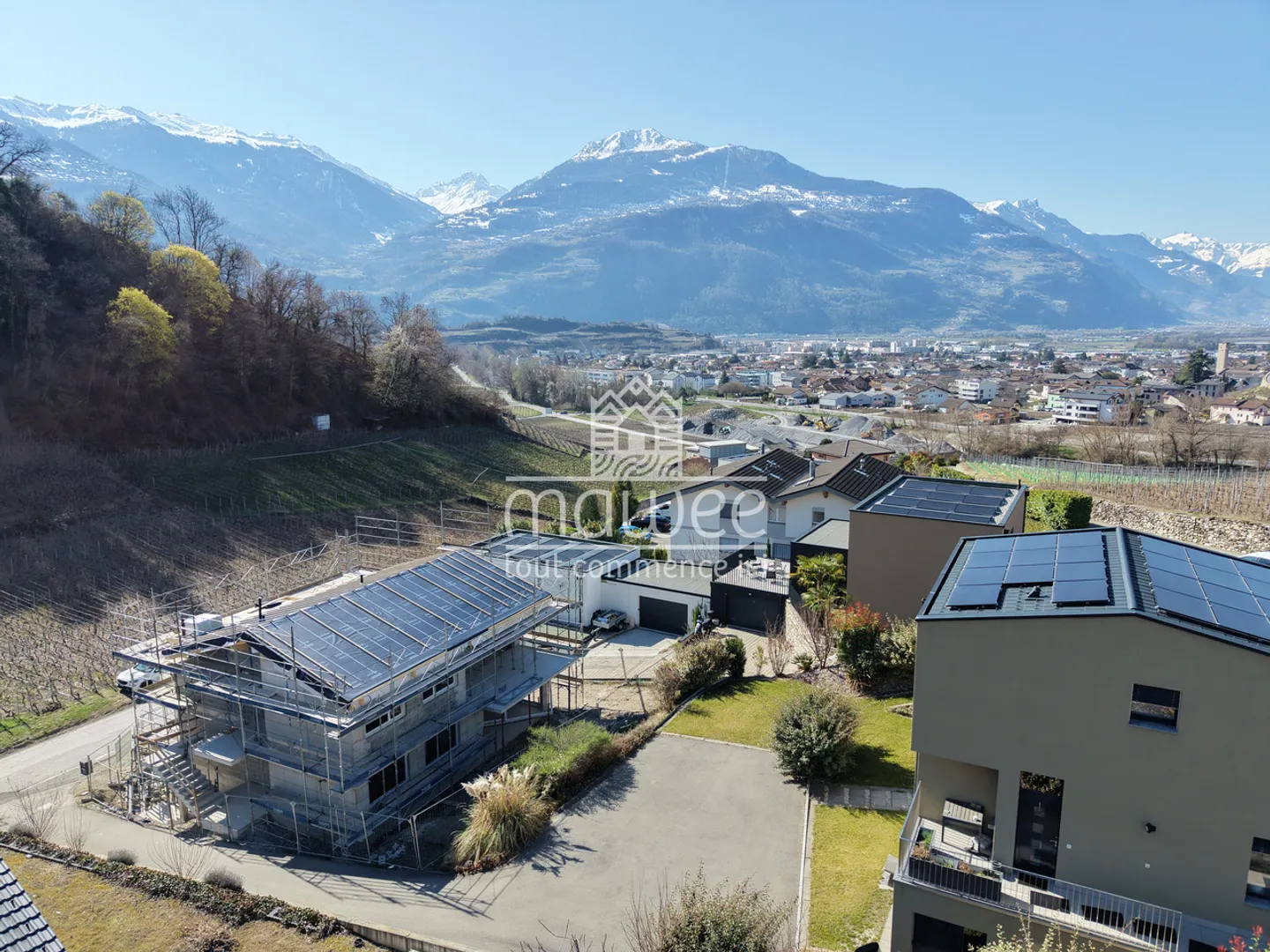 Delivery July 2026 - Rare 4.5 rooms in a building of 2 apartments - Photo 1 of 13