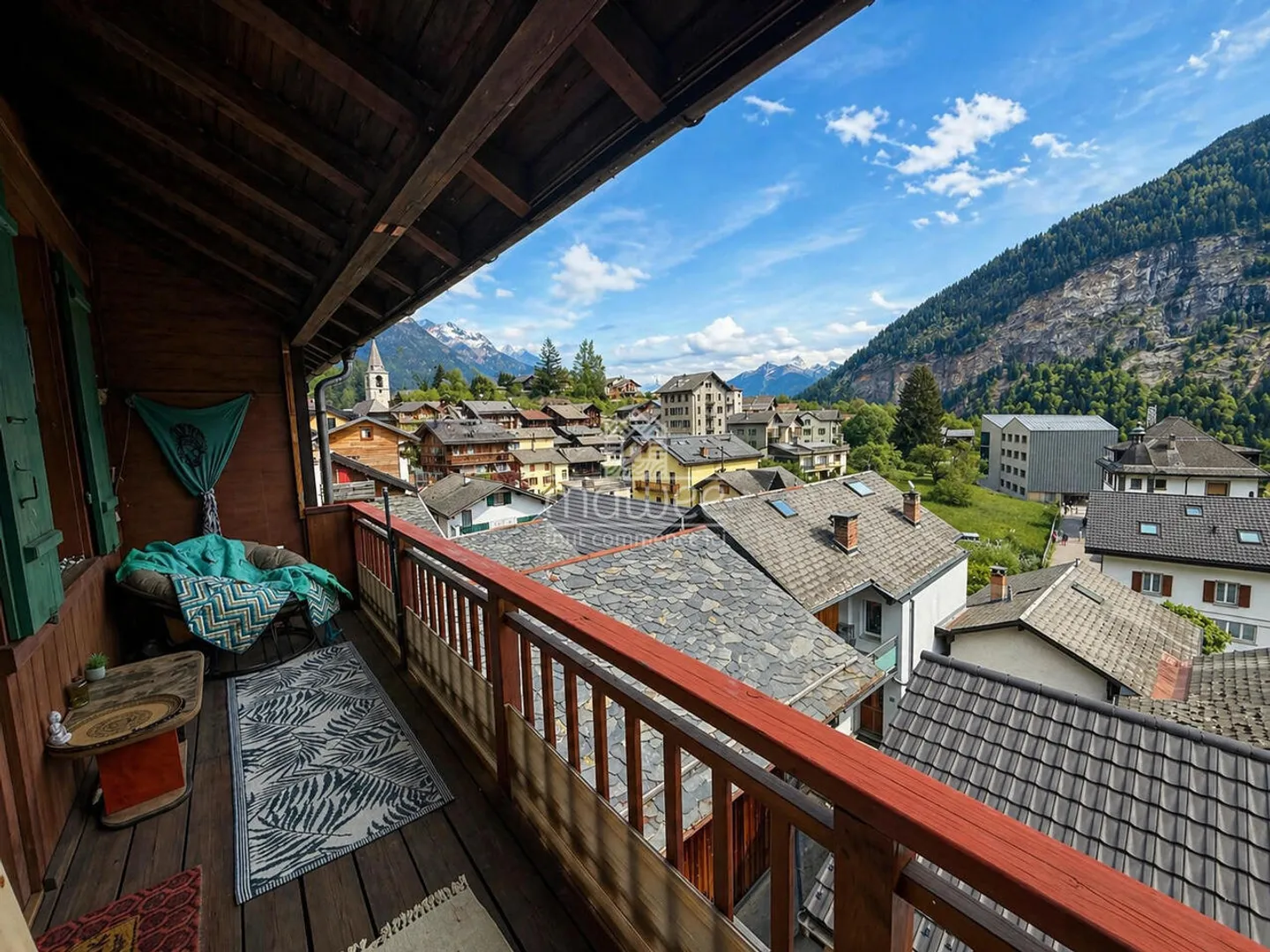 Charming apartment with independent entrance and panoramic view - Photo 2 of 11