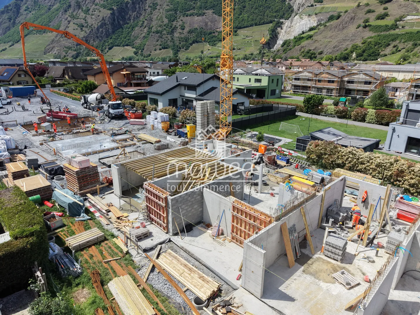 Neue zeitgenössische Villa in Saillon - Eine bewahrte Lebensumgebung - Foto 1 von 7