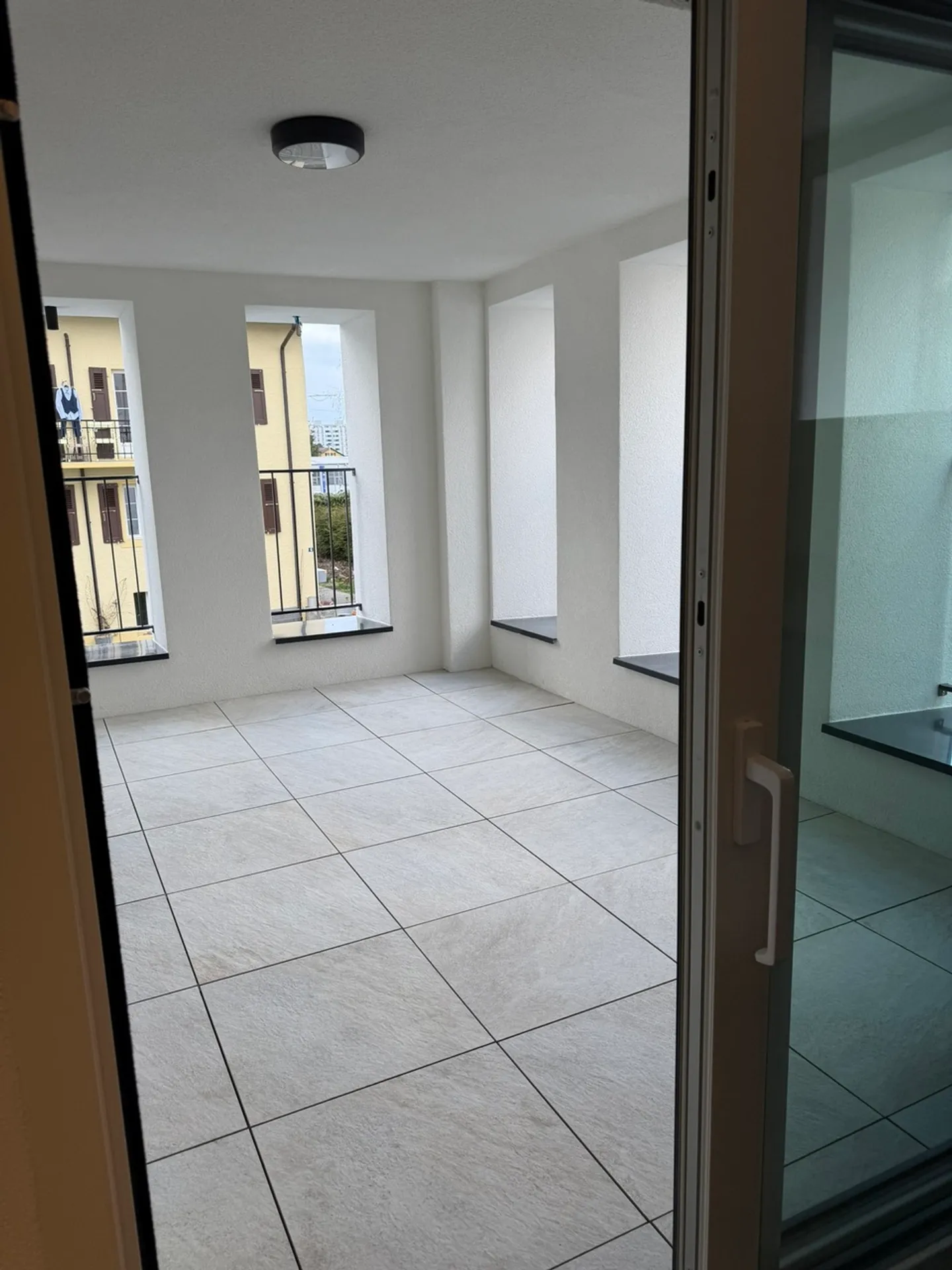 3.5 rooms in Collombey with Loggia in a historic building - Charges and parking spaces included - Photo 13 of 13