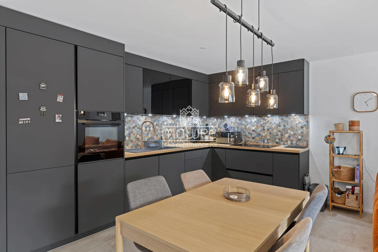 NEW! Exclusive 4.5 rooms in the center of Martigny - Photo 3 of 13