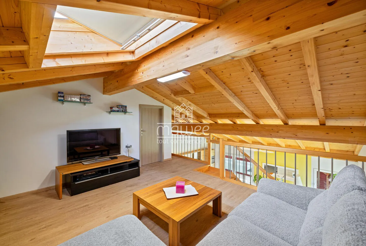 Wunderschöne 4,5 Zimmer mit Mezzanin - Komfort, Volumen und Ruhe - Foto 6 von 13