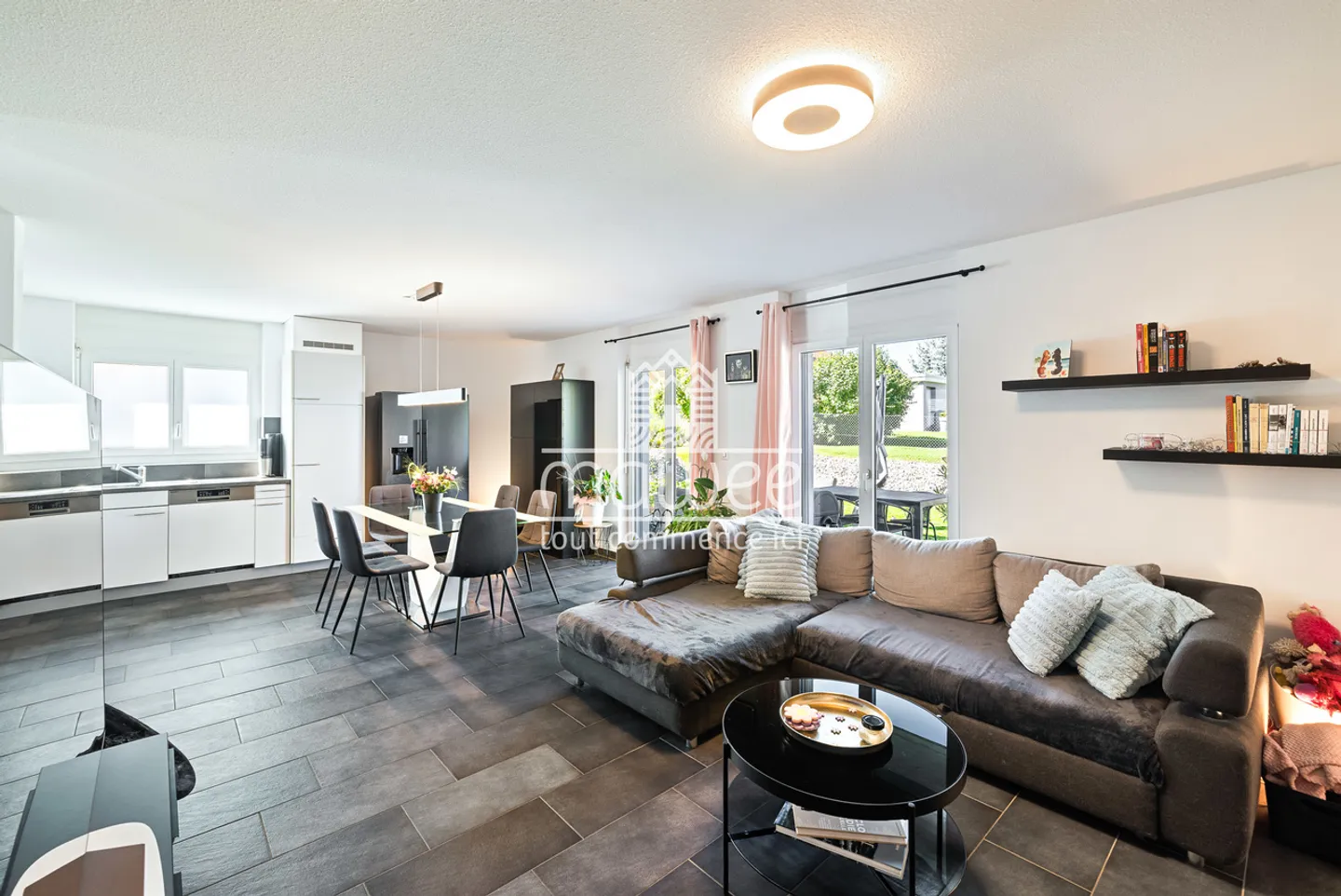 Villa individuelle avec 4 chambres et généreux sous-sol ! - Photo 4 of 13