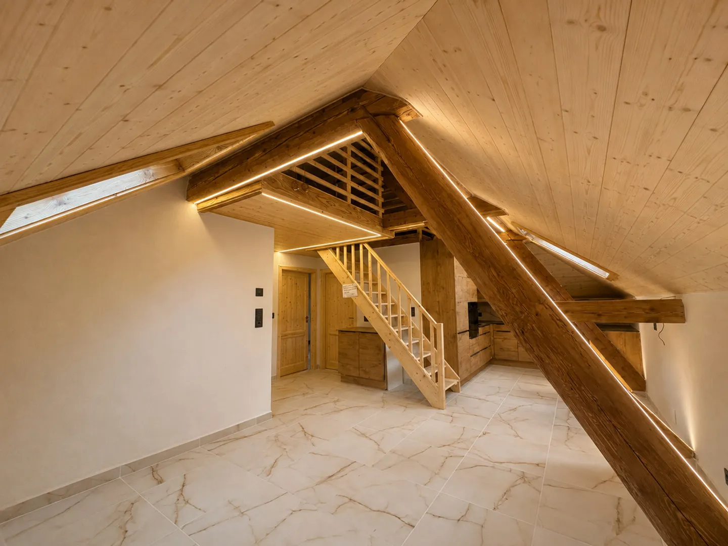 Grand appartement rénové au coeur des Valettes - Photo 1 sur 6