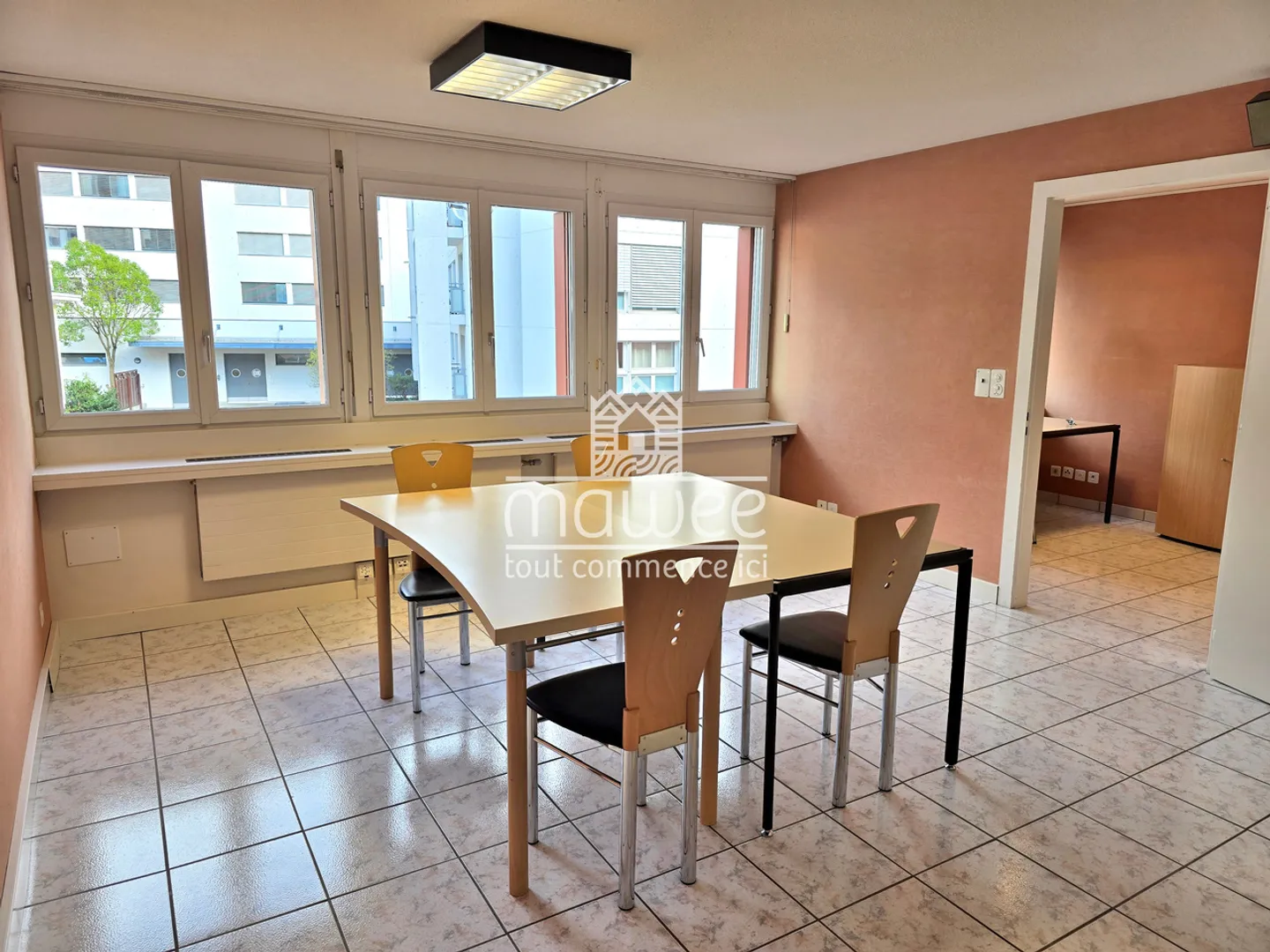 Office / commercial space of 75 m² in the center of Martigny - Photo 1 of 13