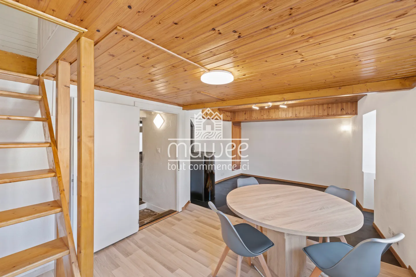 Petite maison de village de 3 pièces, cosy et pleine de charme - Photo 4 sur 13