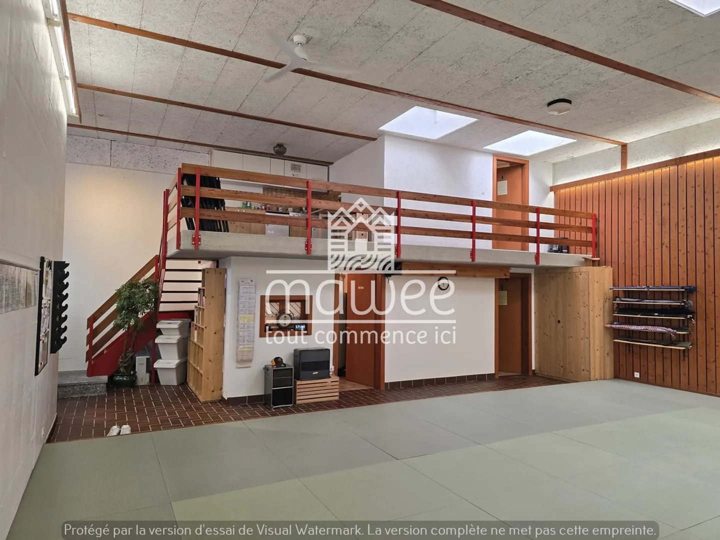 An atypical activity space with multiple possibilities - Photo 2 of 10