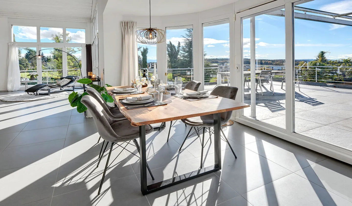 Stilvolles Einfamilienhaus mit Seeblick - Foto 1 von 6