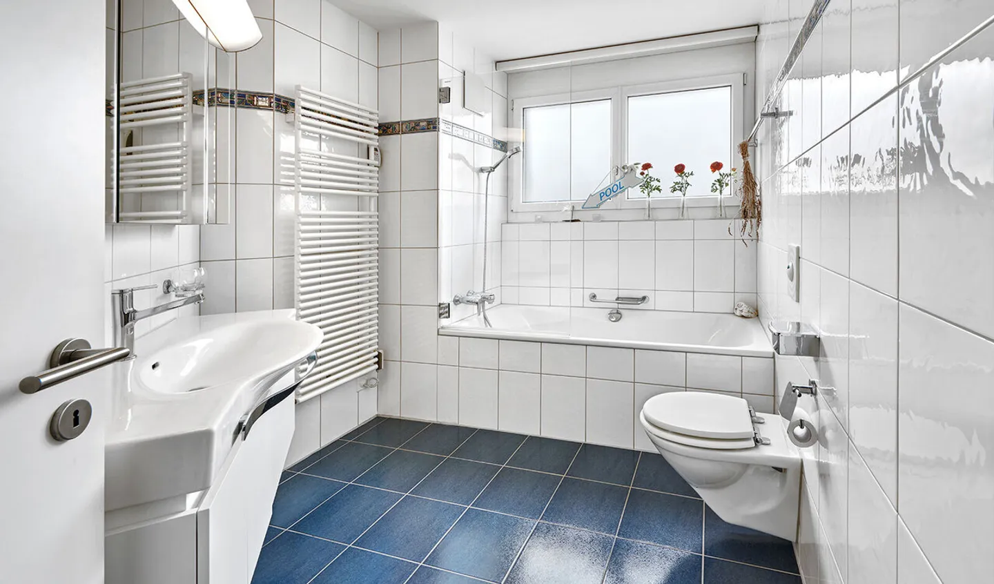 Stylish 4.5-room maisonette penthouse with a view of Pilatus - Photo 6 of 8