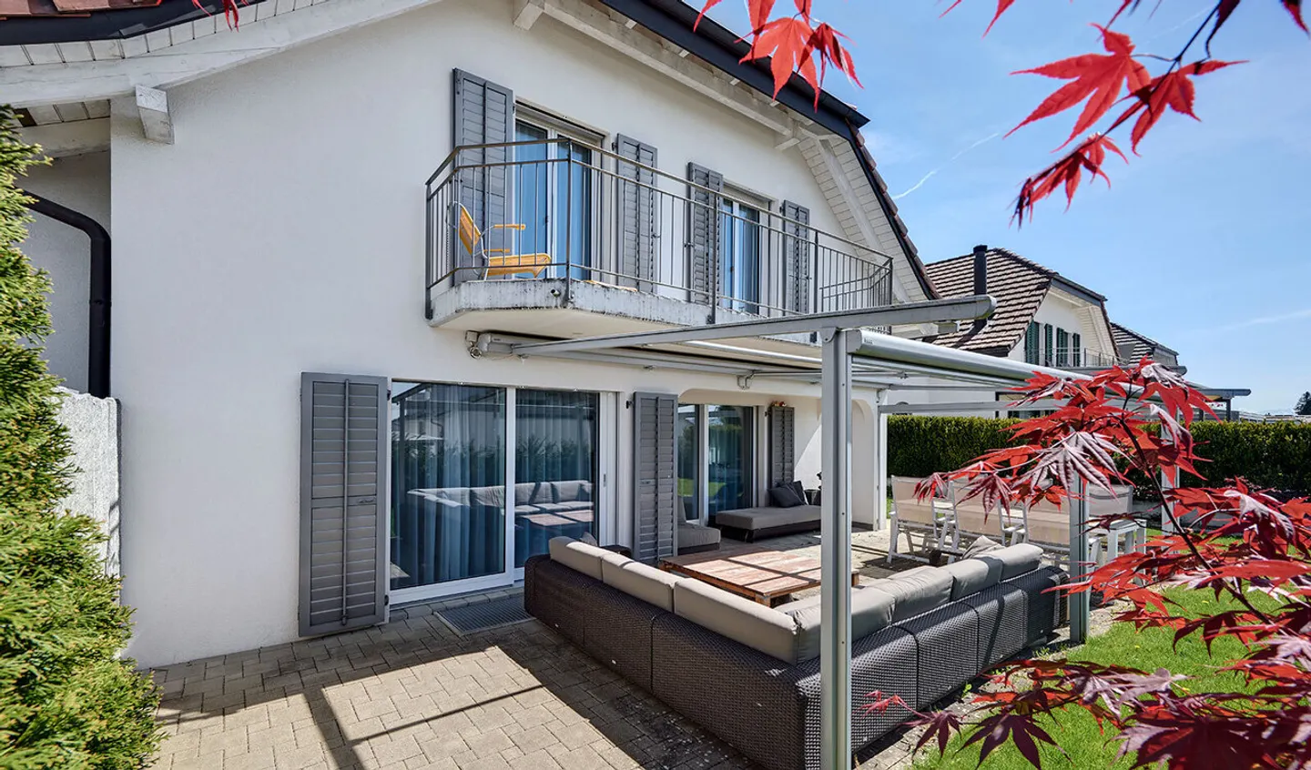 Bright semi-detached house near Zurich with plenty of space - Photo 1 of 8