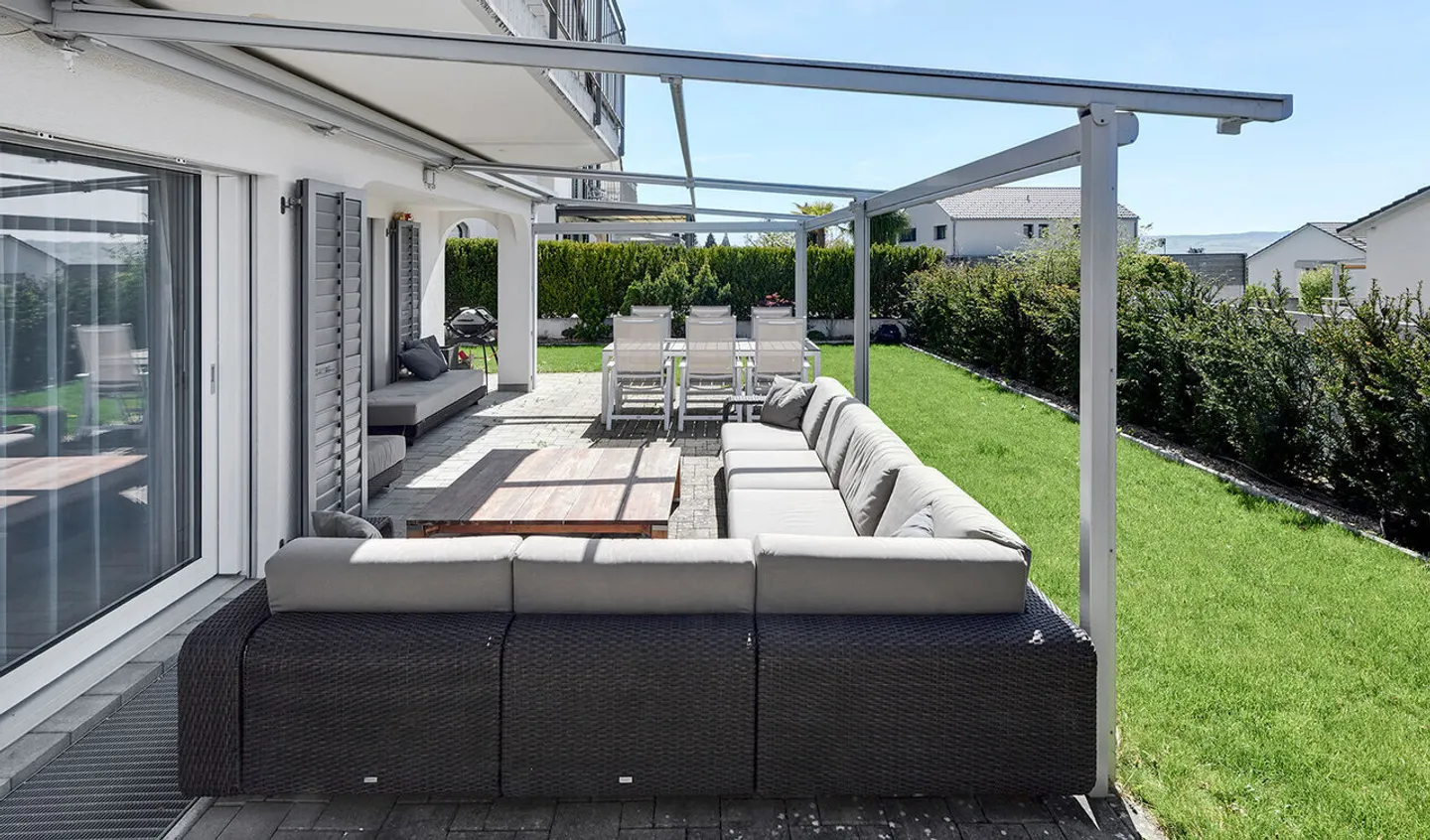 Bright semi-detached house near Zurich with plenty of space - Photo 5 of 8