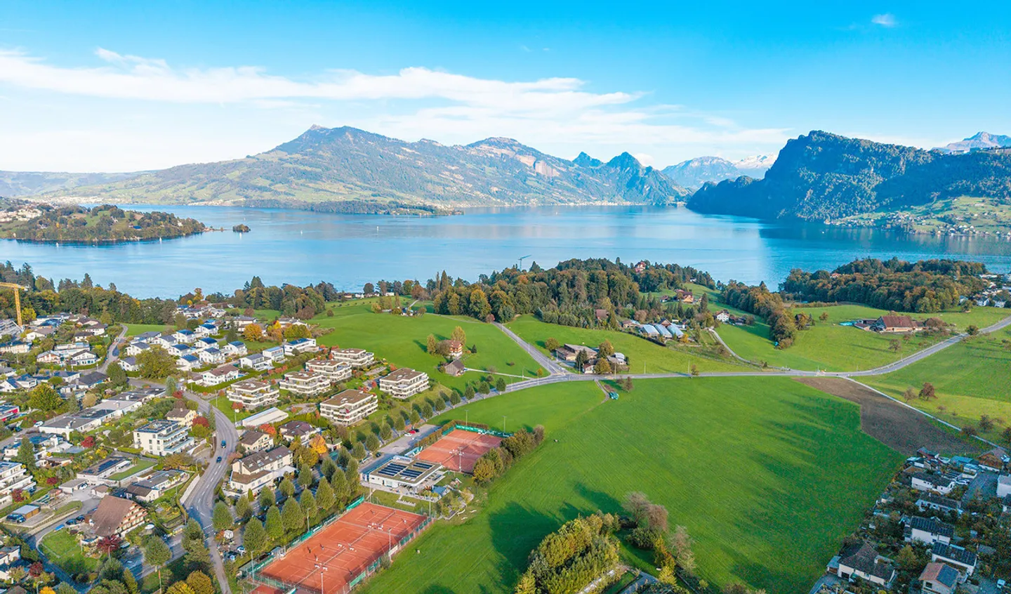 Diamant brut : Maison multigénérationnelle dans un emplacement de rêve à Felmis - Photo 1 sur 3