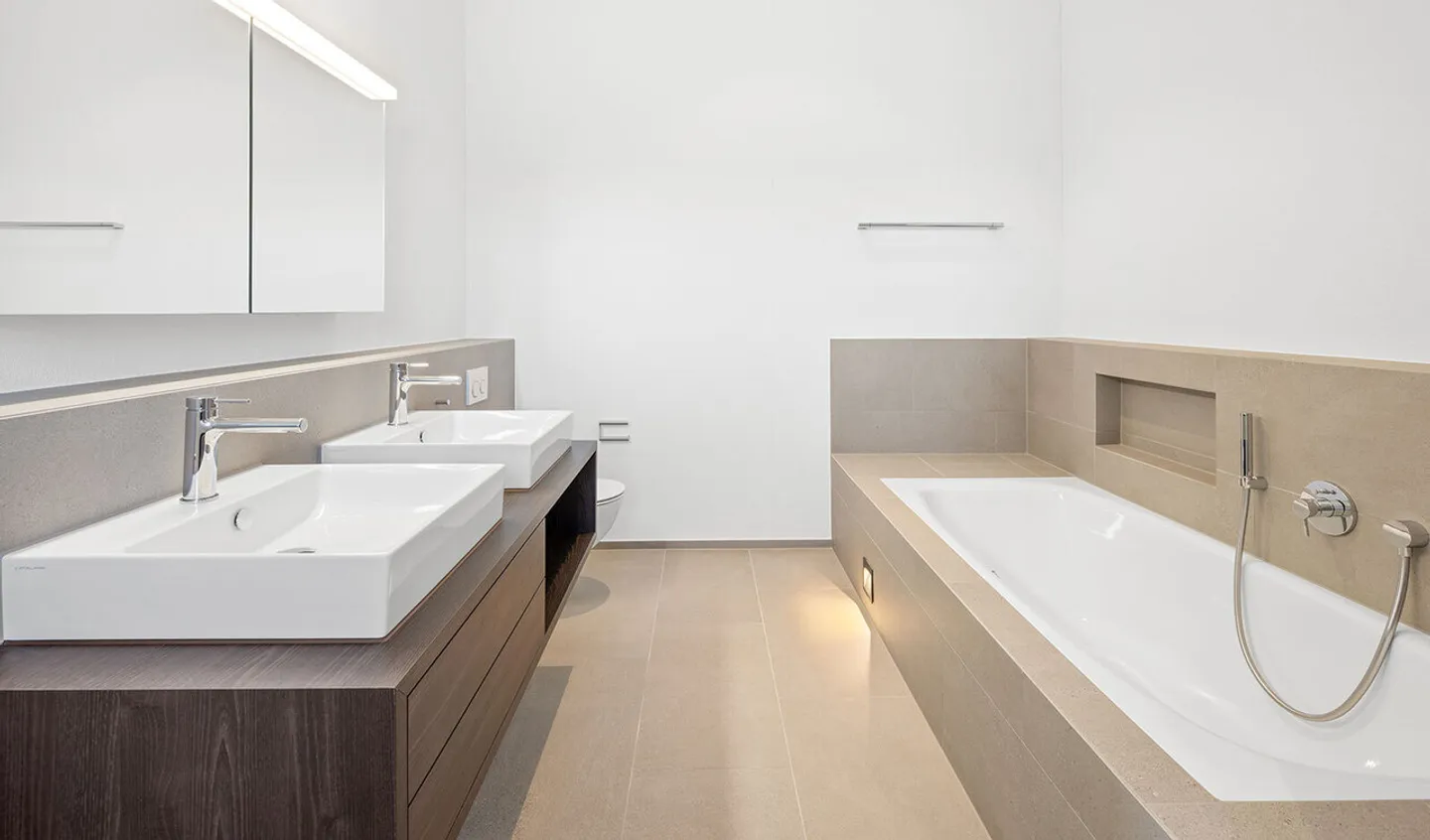 Appartement penthouse de 3,5 pièces de rêve dans un emplacement calme - Photo 5 sur 8
