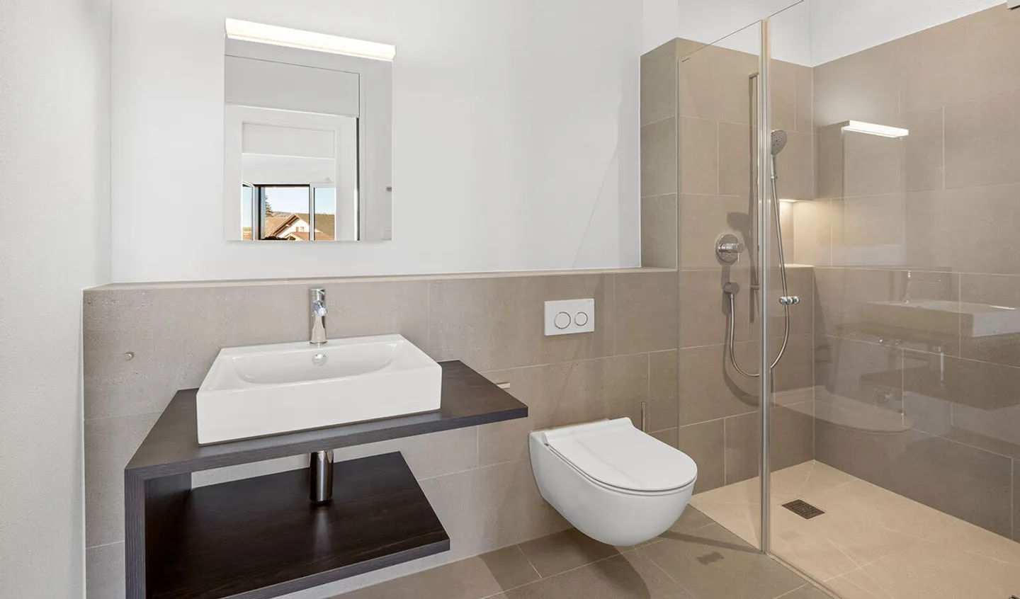 Appartement penthouse de 3,5 pièces de rêve dans un emplacement calme - Photo 4 sur 8