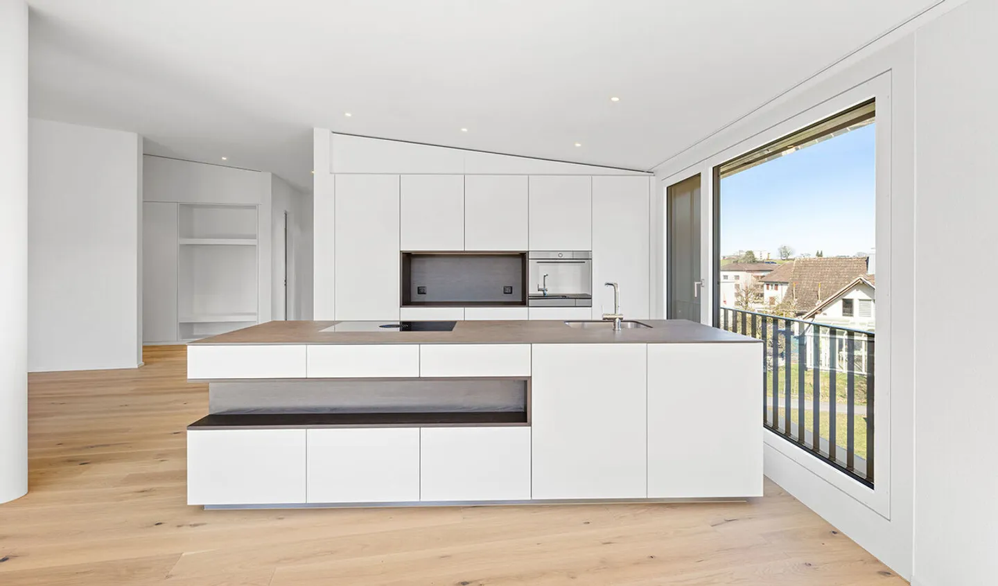 Appartement penthouse de 3,5 pièces de rêve dans un emplacement calme - Photo 2 sur 8