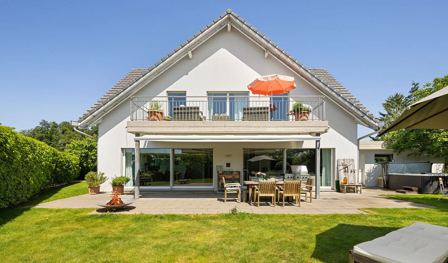 Freistehendes Einfamilienhaus mit Gartenoase - Foto 1 von 10