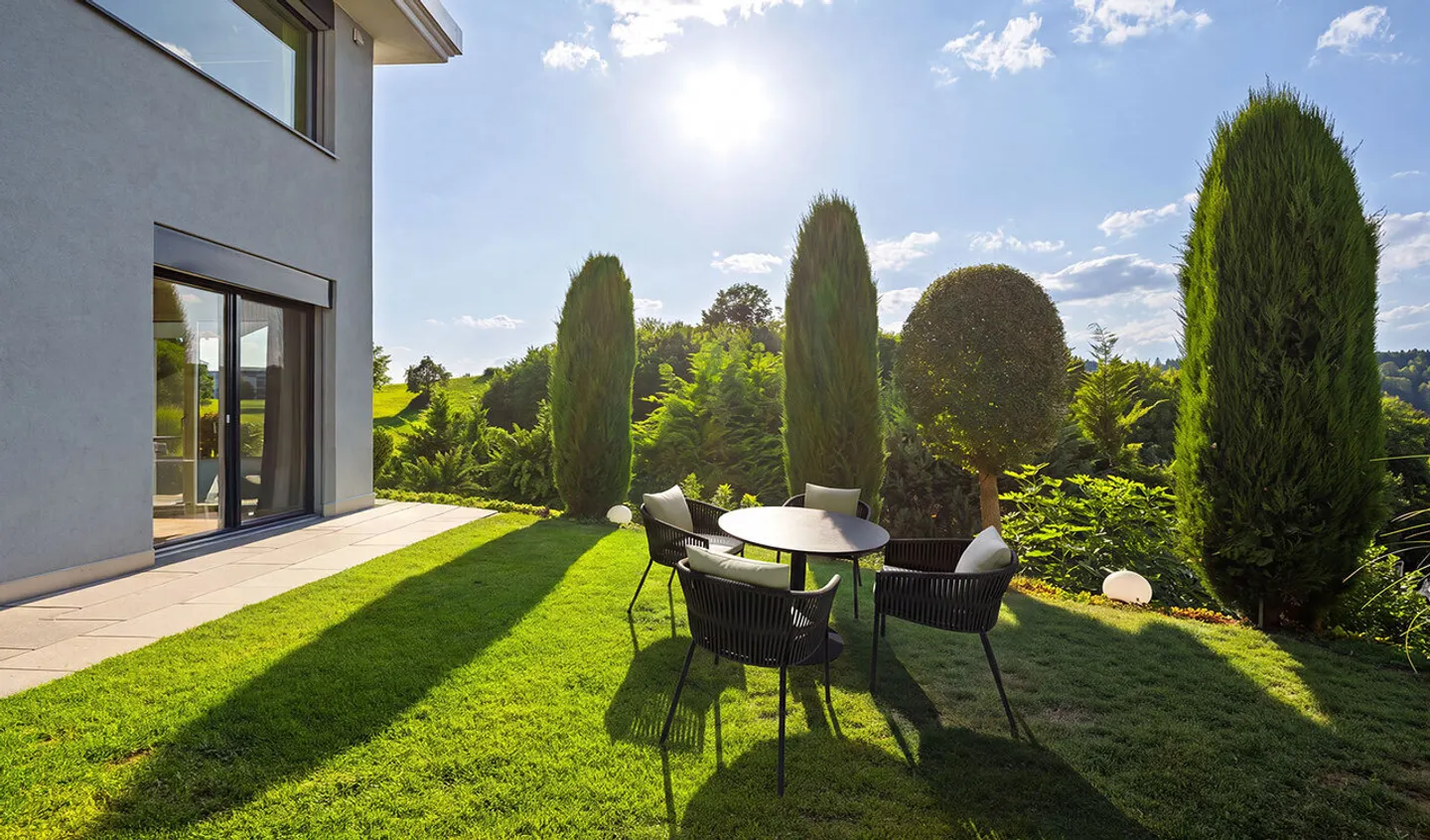 Detached single-family house with a view, terrace, and garden - Photo 9 of 10