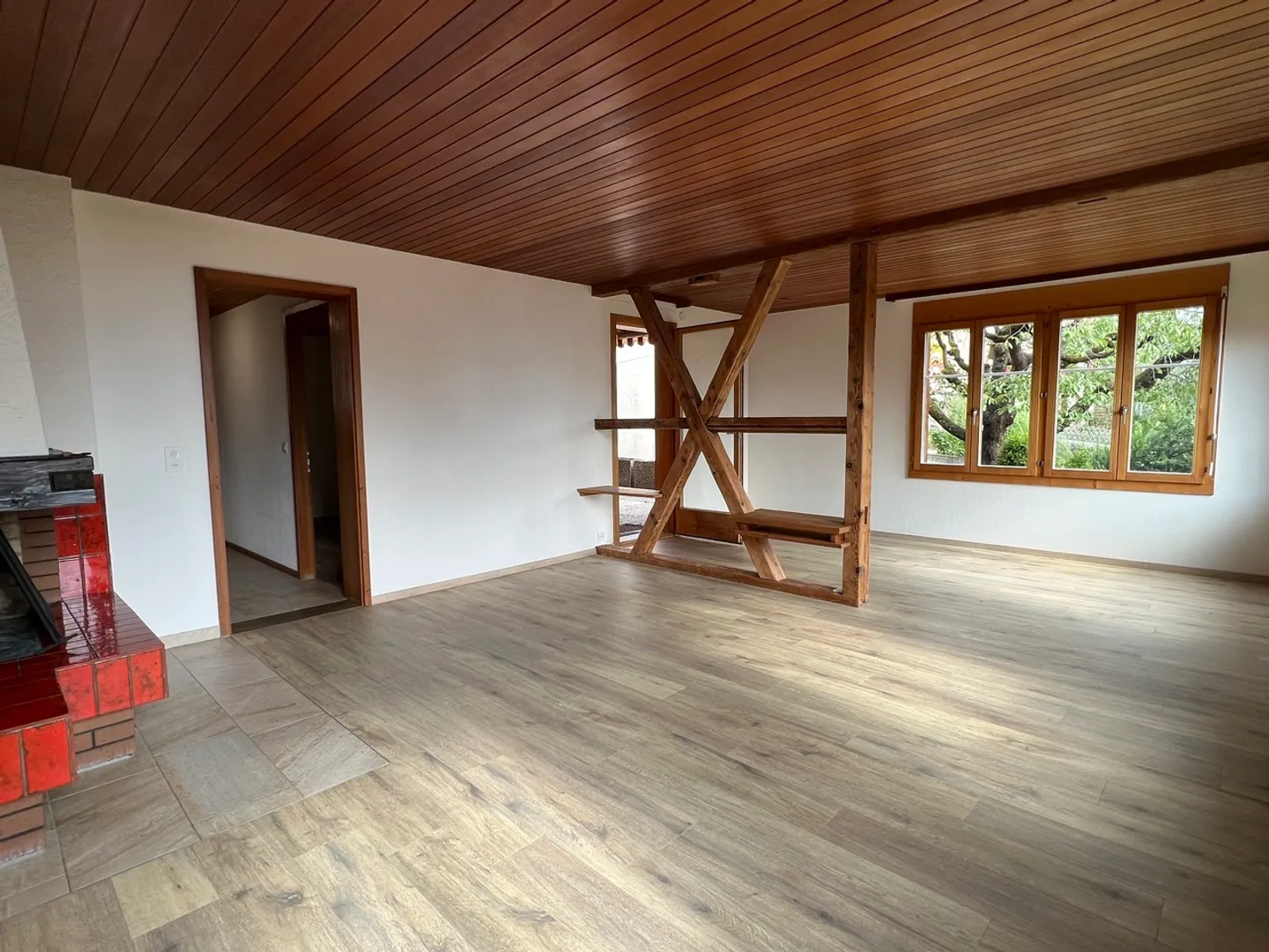Charming Apartment in Hilterfingen - Near Lake with Partial Lake View - Photo 4 of 5