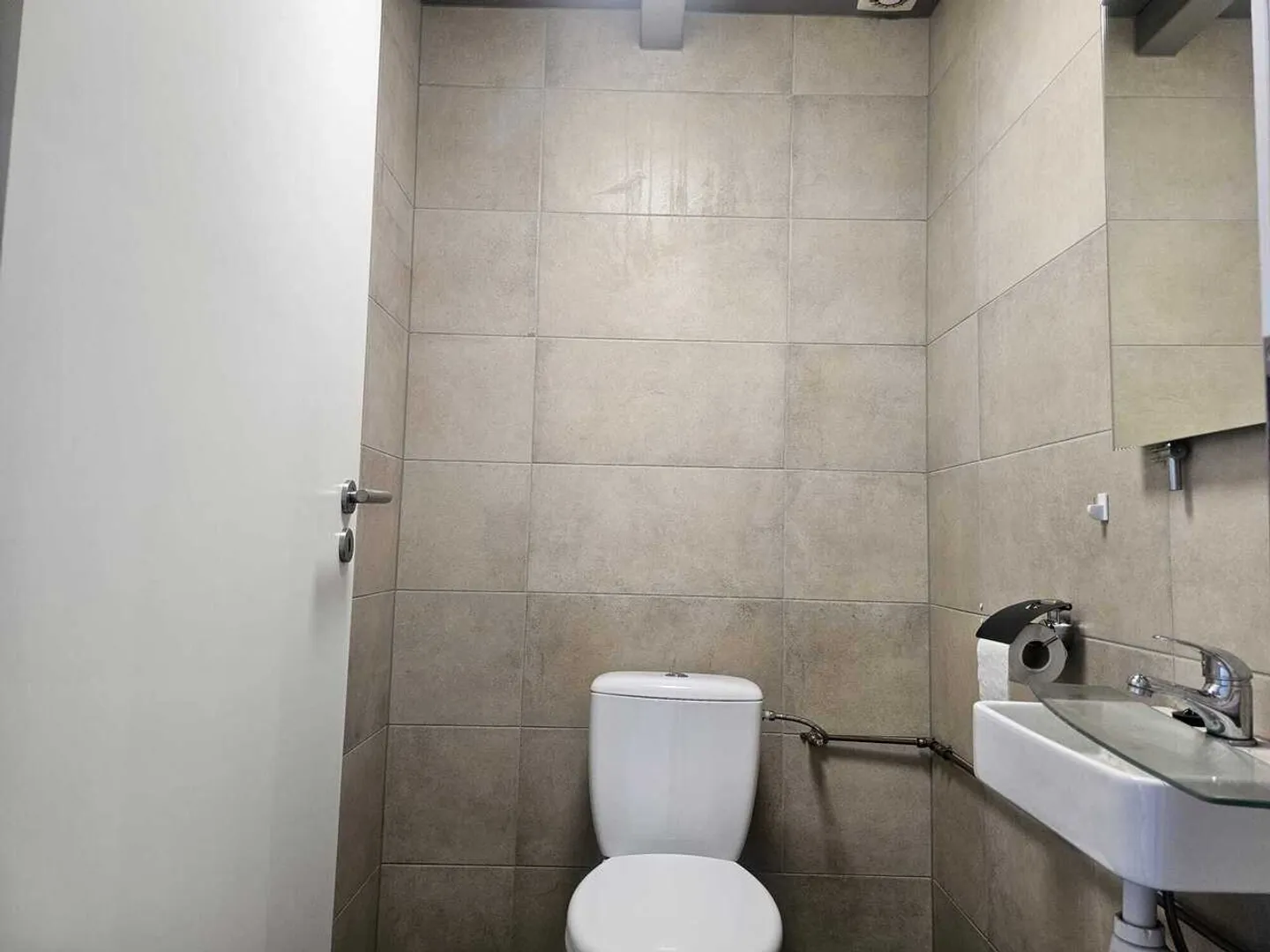 Halle in idealer Lage mit separatem Büro - Foto 5 di 6