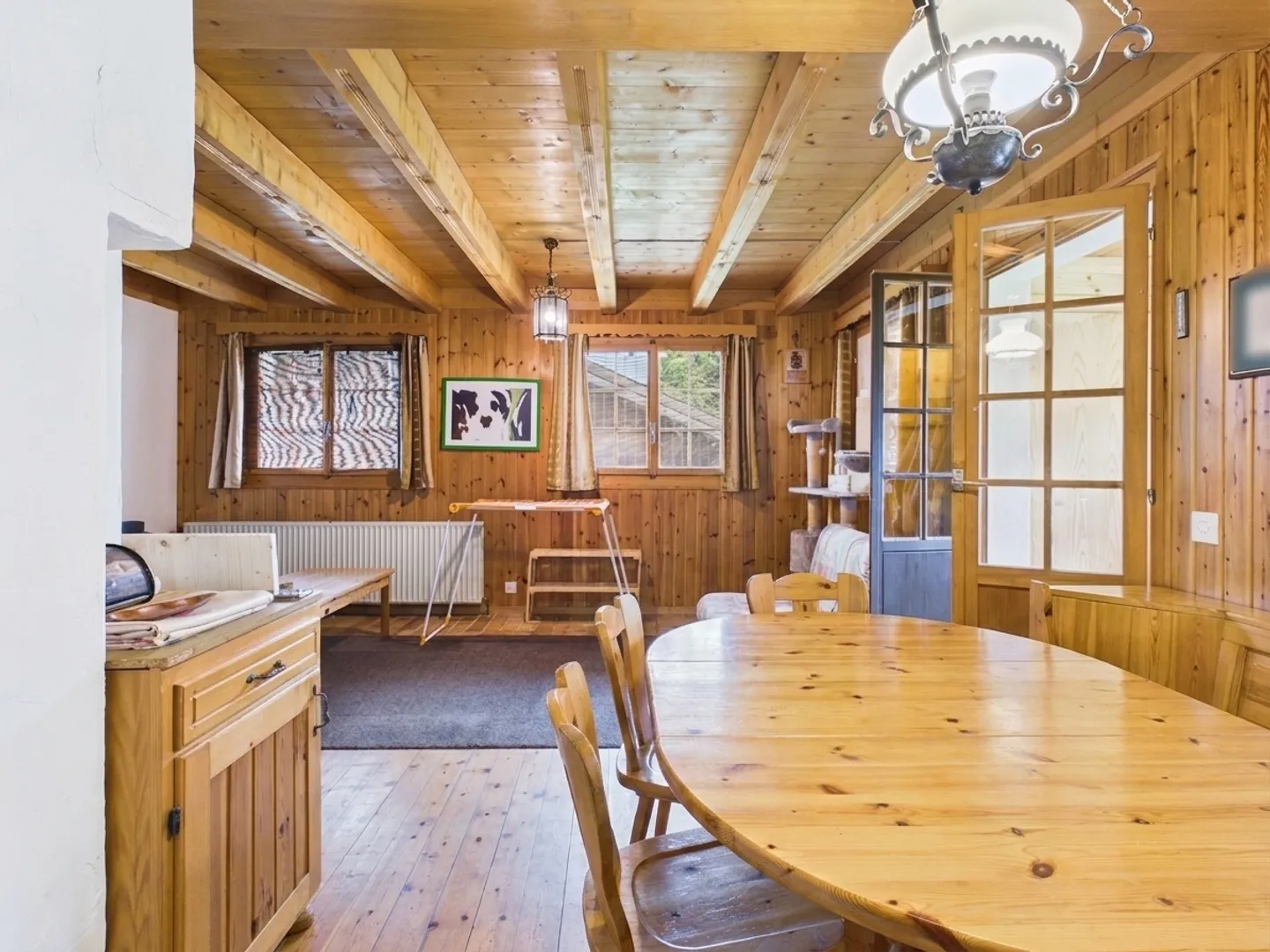 Ski-in/Ski-out Chalet with breathtaking views of the Dents du Midi - Photo 4 of 8