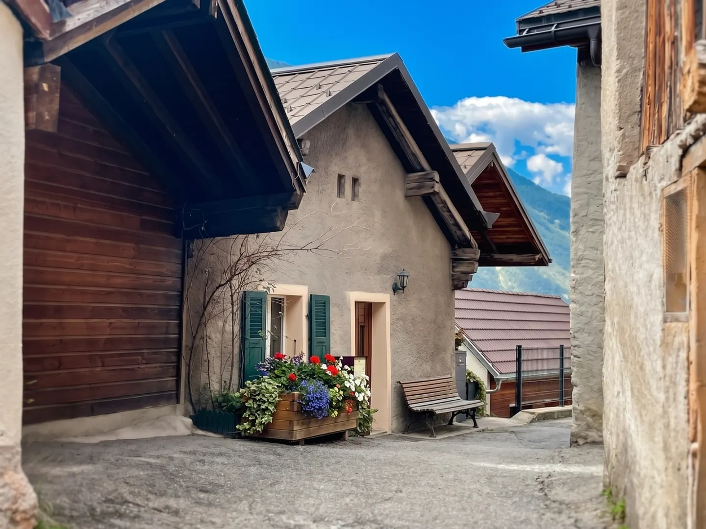 Nel centro del villaggio - rustico, affascinante, pieno di potenziale - Foto 8 di 9
