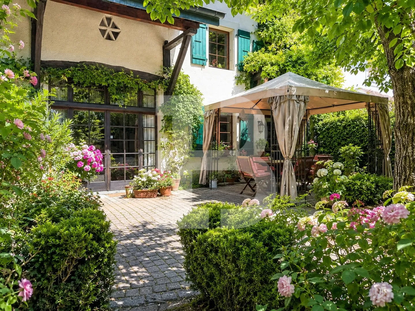 Magnifica fattoria nel cuore del villaggio di Bernex - Foto 1 di 13