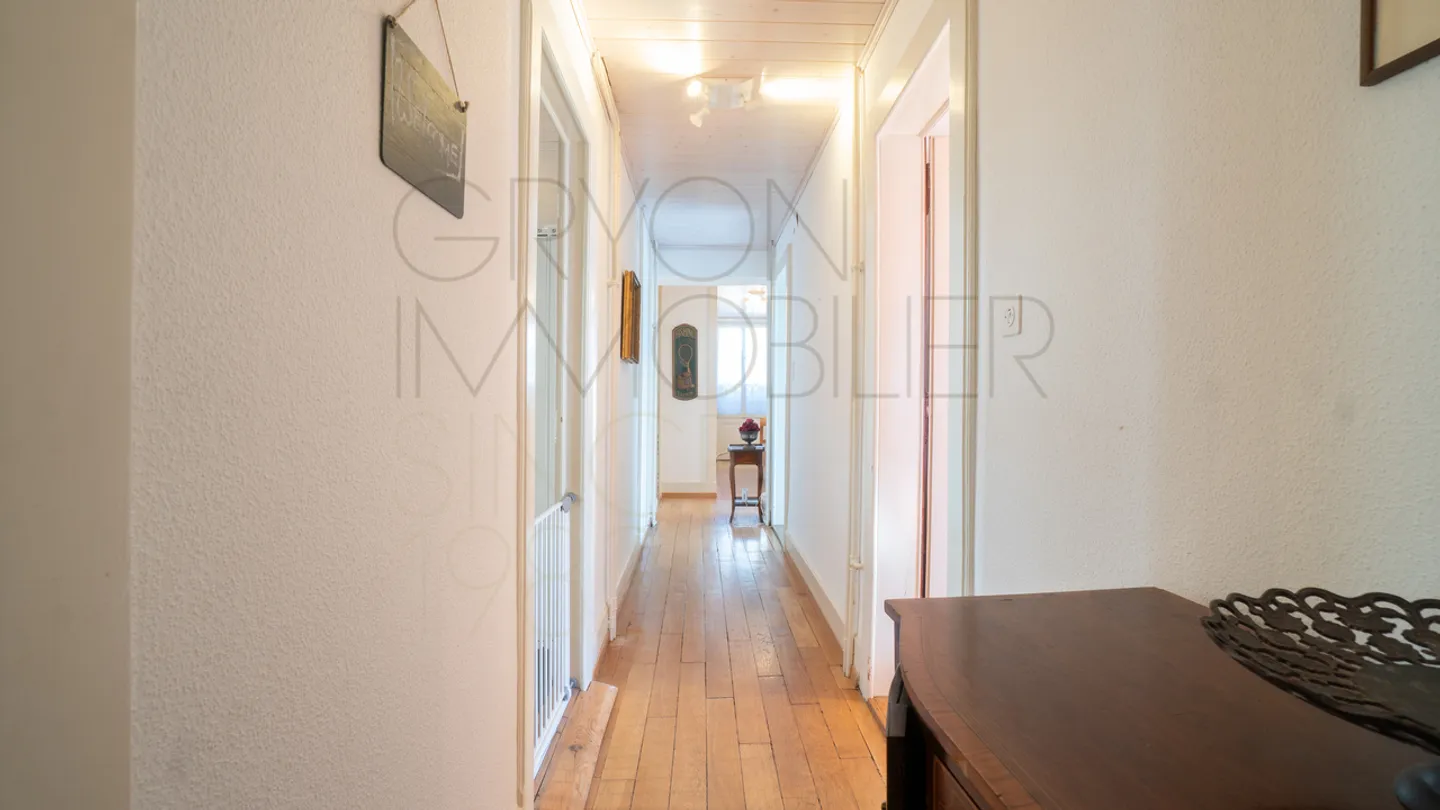 4,5 helle Zimmer in einem renovierten ehemaligen Hotel, Zentrum von Gryon - Foto 9 von 13