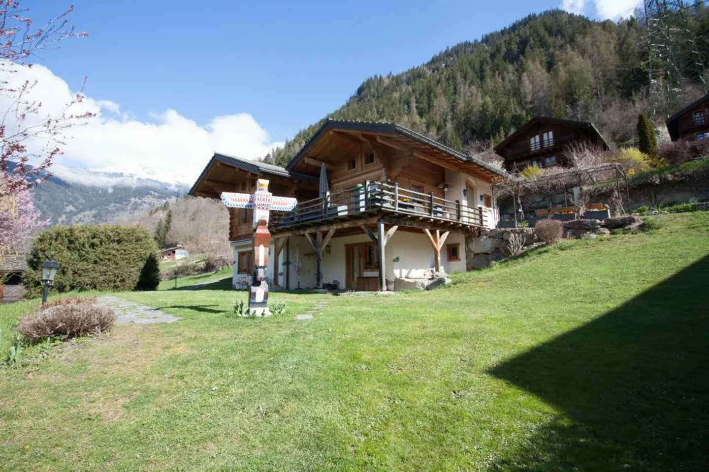 RARE ITEM! Family chalet in a quiet and sunny location - Photo 6 of 9
