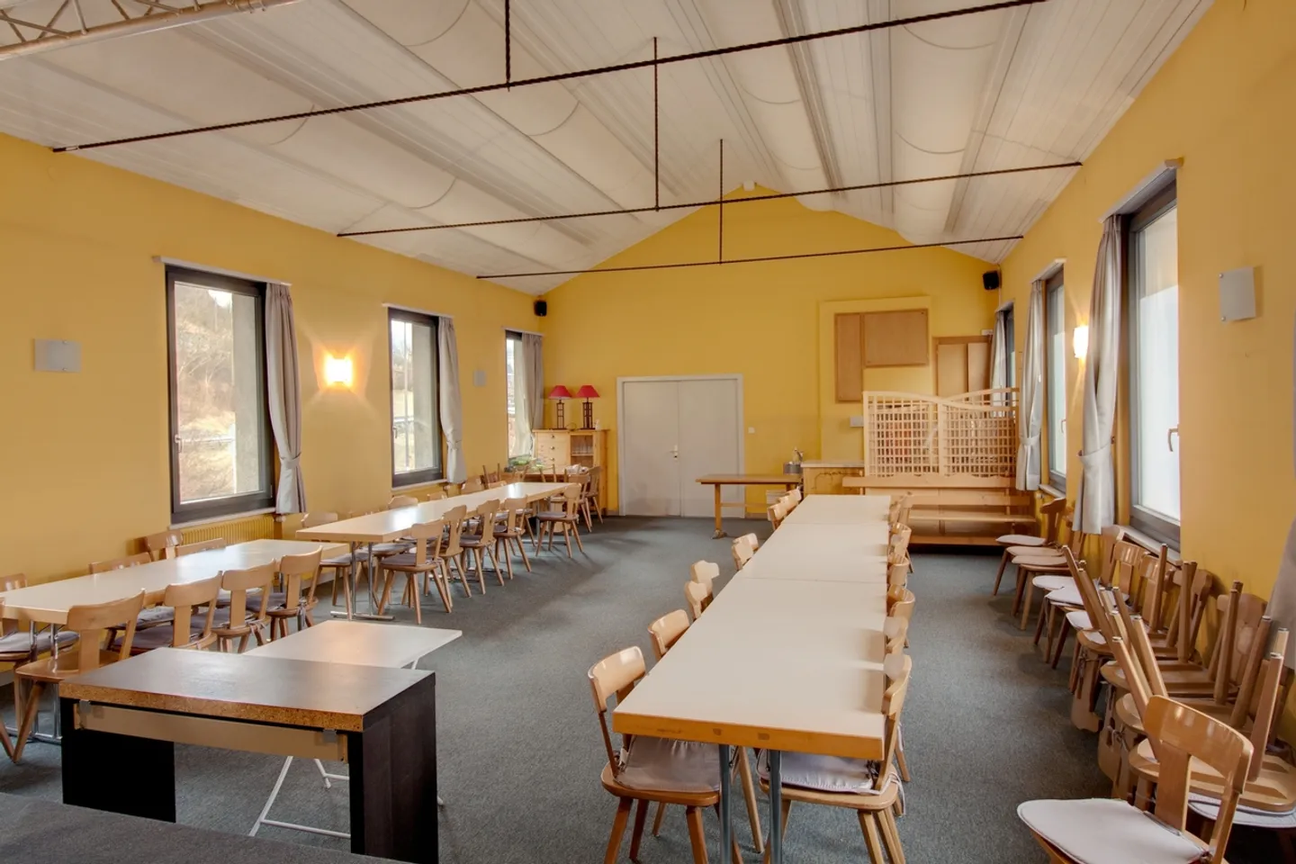 On the road to the Grand-St-Bernard, large restaurant for sale - Photo 5 of 7