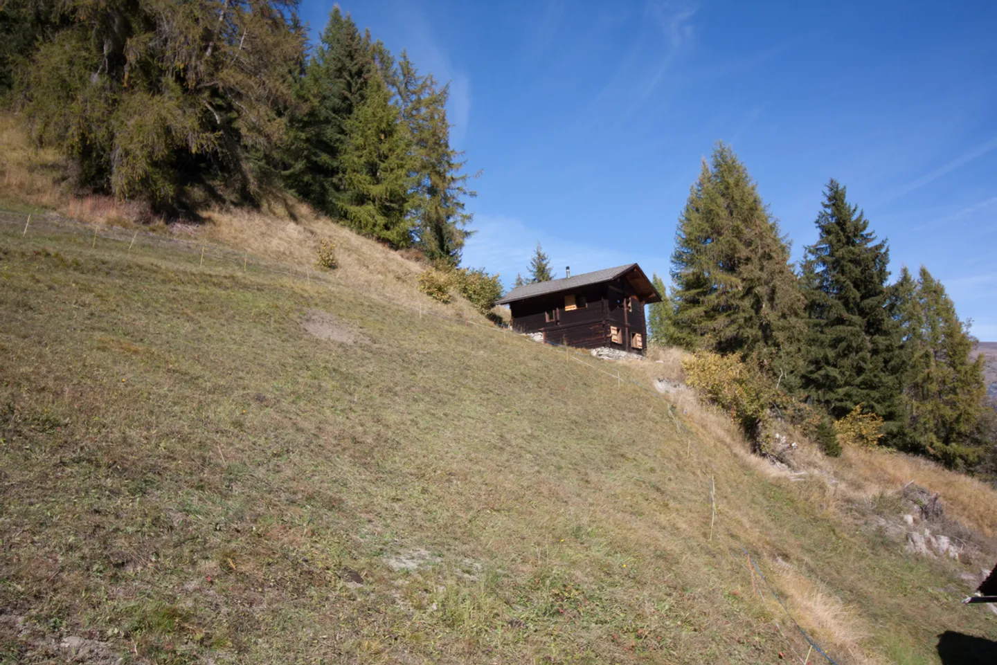 Chalet for secondary residence - Photo 9 of 11