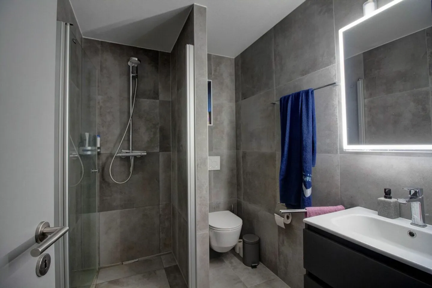 Wohn- und Geschäftshaus - Foto 4 von 9