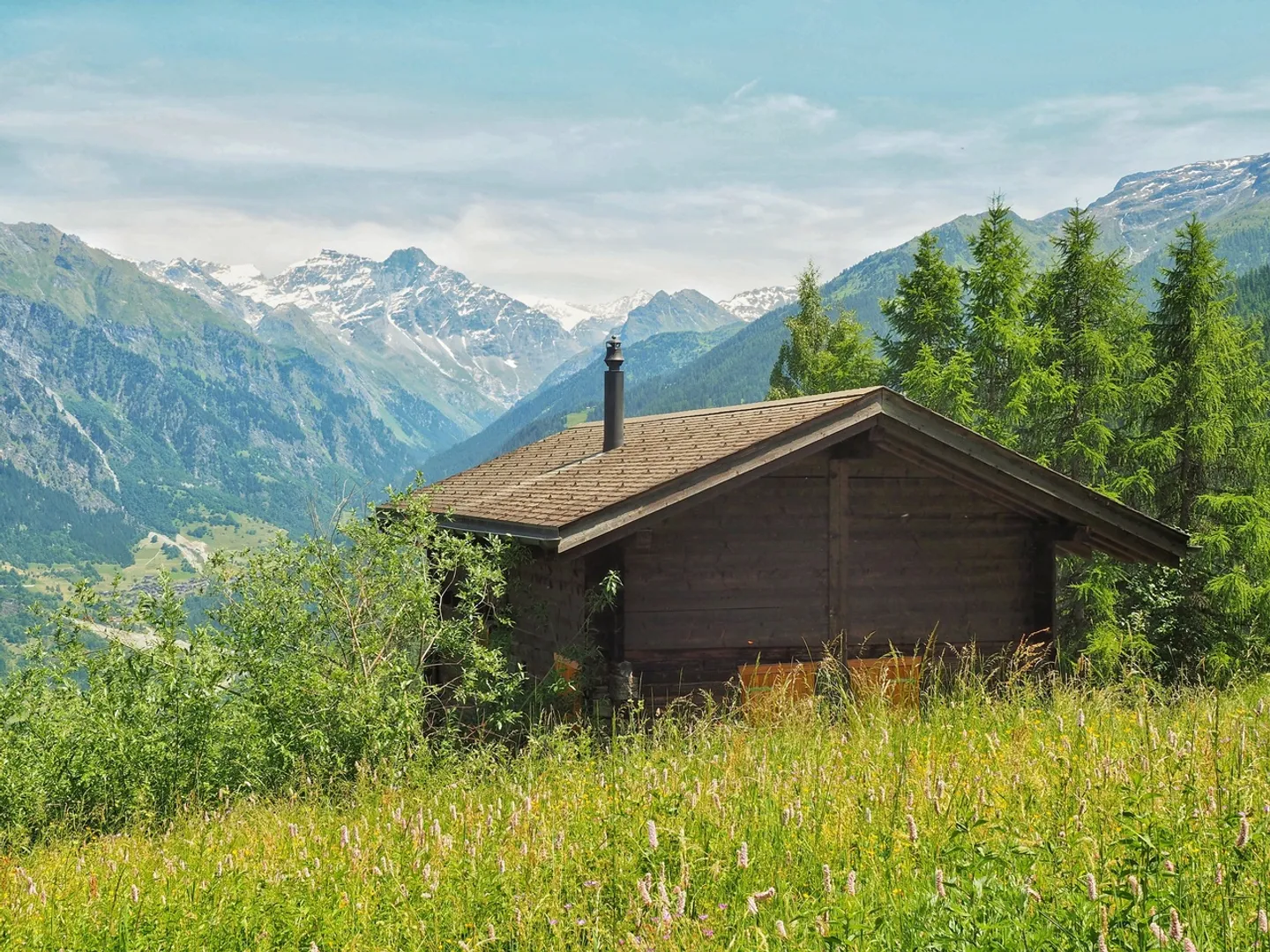 Chalet in the heart of nature with a view of the valley - Photo 1 of 10