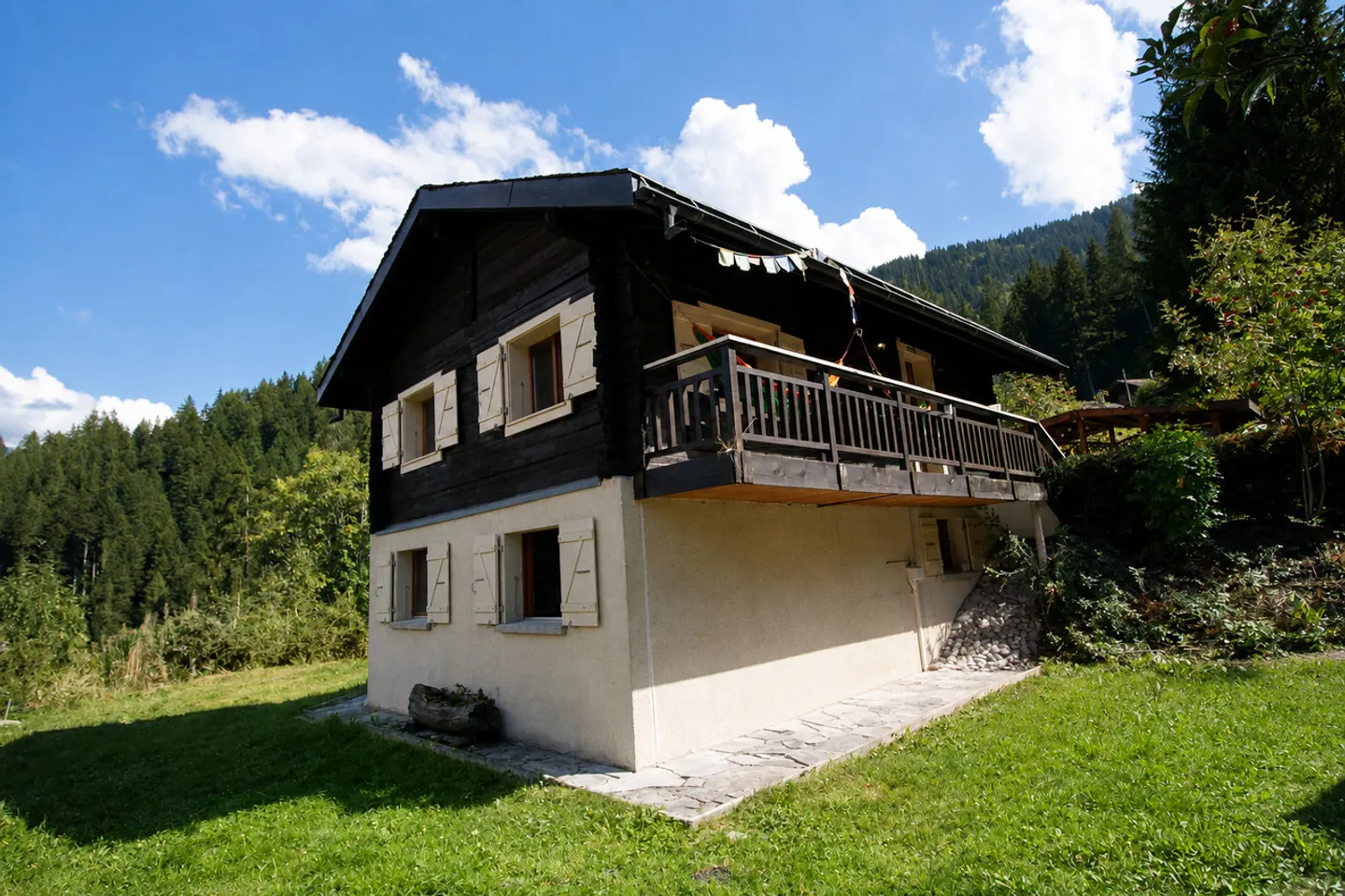 Chalet avec Grand Jardin - Photo 1 sur 8