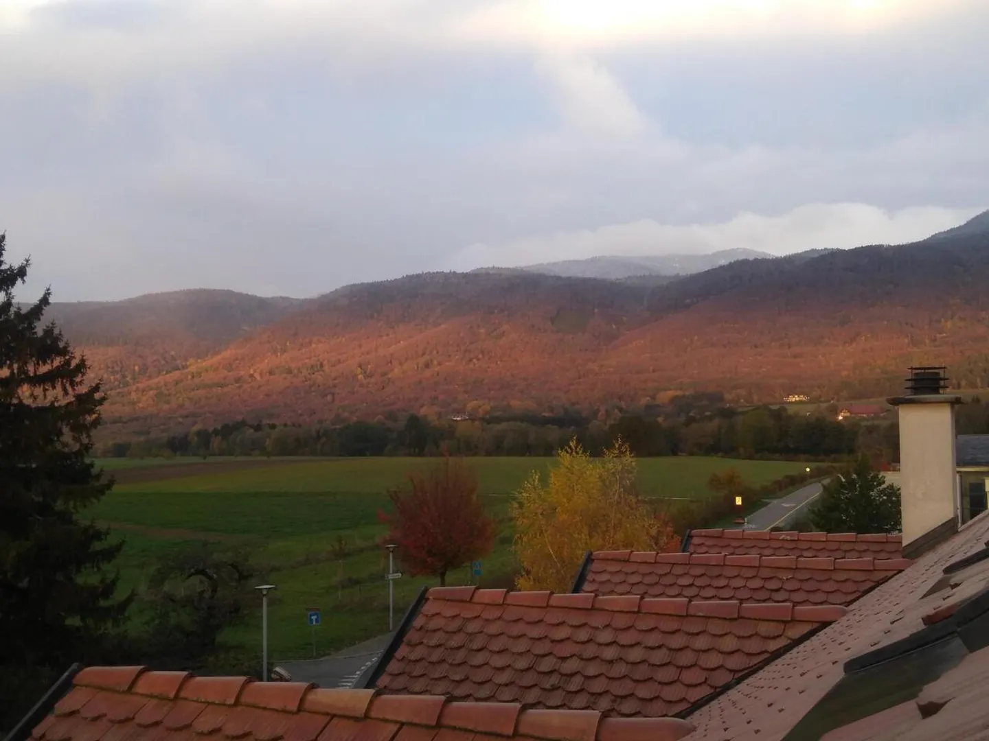 Duplex en attique avec vue sur le Mont-Blanc - Photo 9 of 11