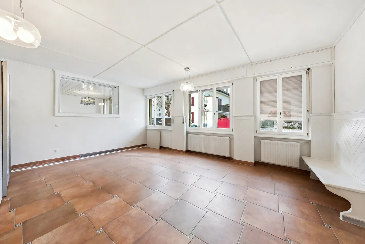 Village house with 7.5 rooms and pool in the heart of Gilly - Photo 7 of 13