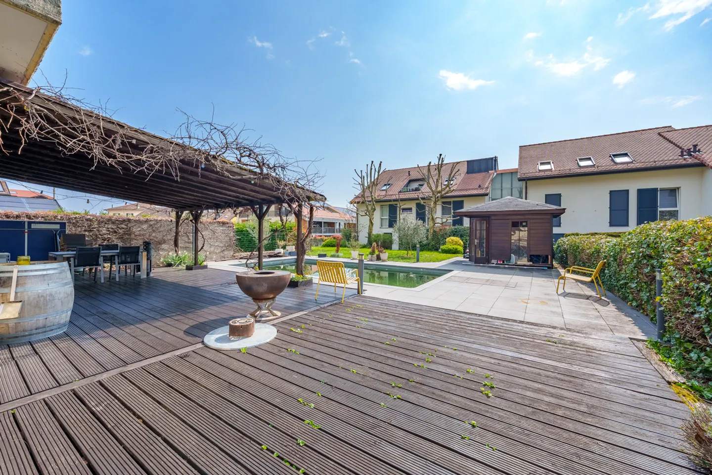 Village house with 7.5 rooms and pool in the heart of Gilly - Photo 1 of 13