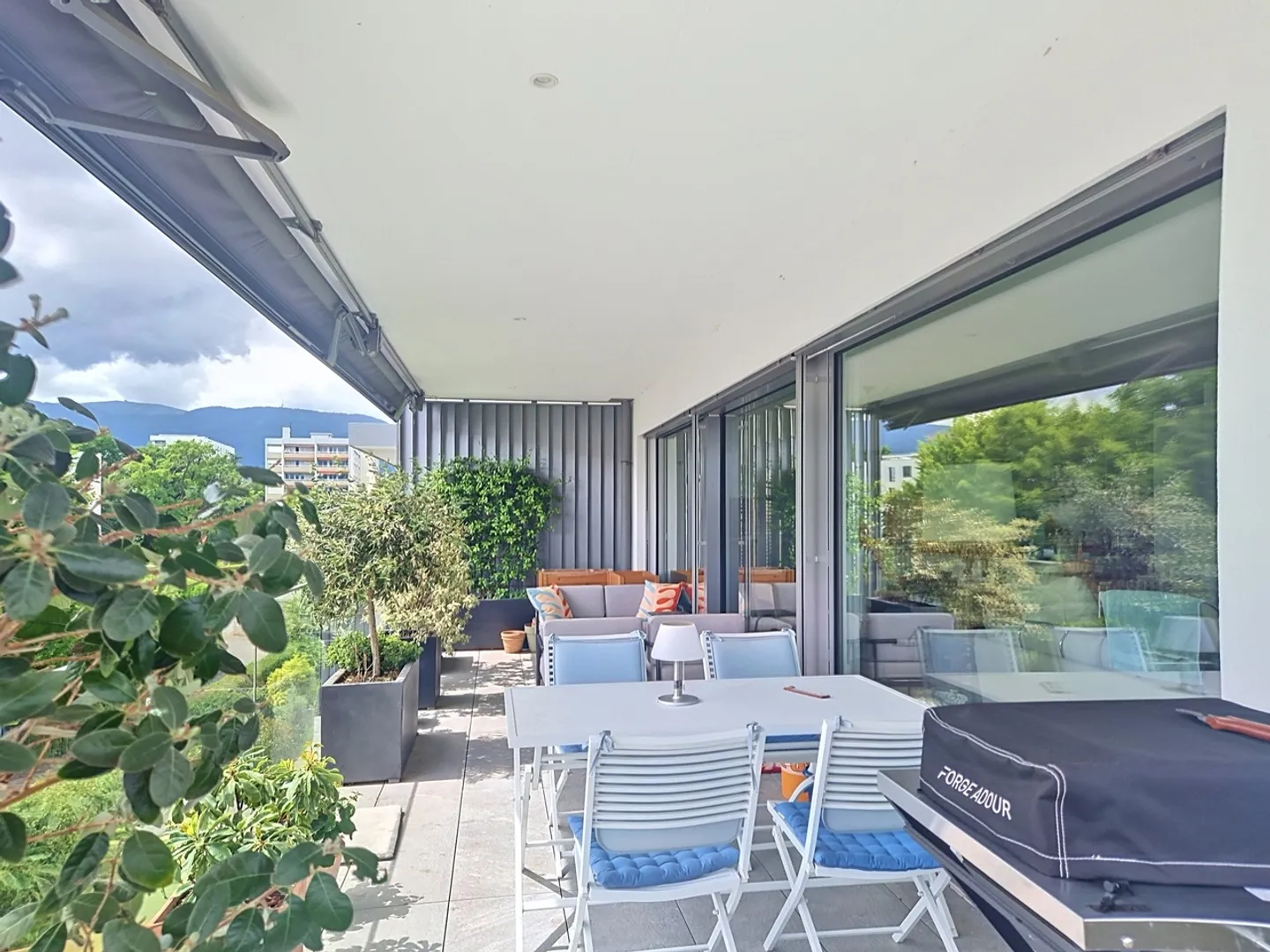 À 3 minutes à pied de la gare avec balcon de 42 m2 - Foto 9 di 12