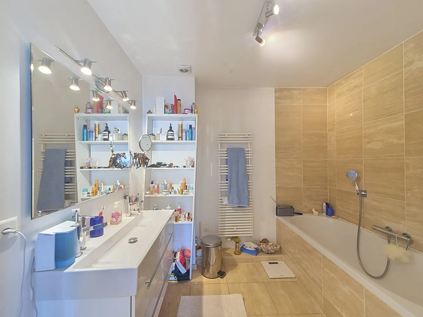 Im Herzen von Rolle, Penthouse mit Balkon und atemberaubendem Blick auf den See - Foto 7 von 11