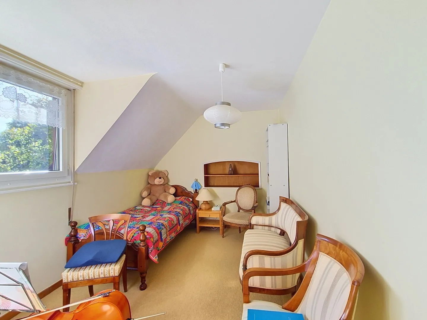 Chailly: Individuelles Charakterhaus auf einem großen Grundstück - Foto 13 von 13