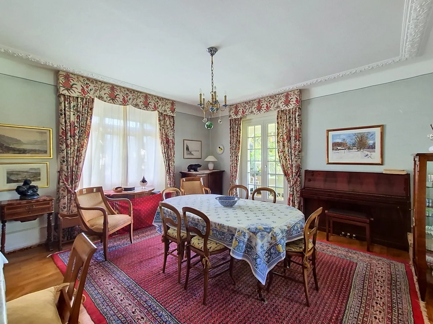 Chailly: Individuelles Charakterhaus auf einem großen Grundstück - Foto 4 von 13