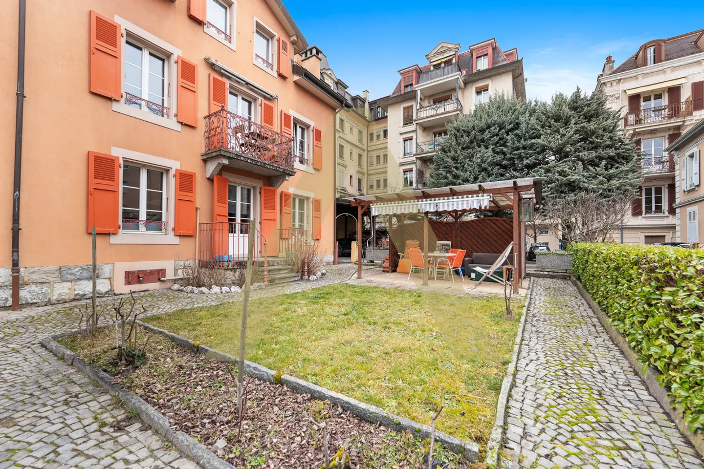 Maison de ville à fort potentiel - Centre Lausanne - Photo 1 sur 4