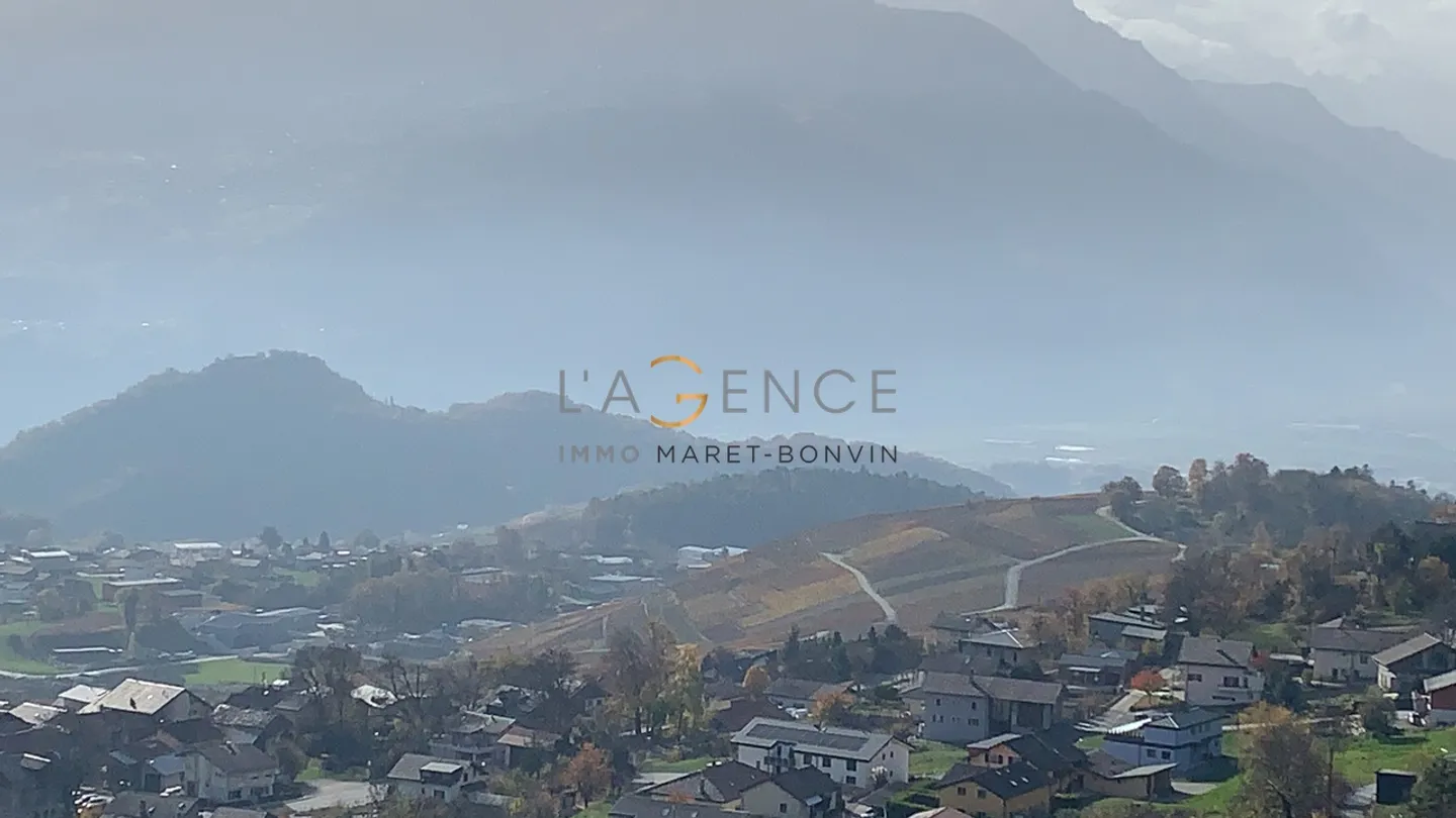 LAND OF 1170M2 TO BUILD / SAVIESE - Photo 2 of 3