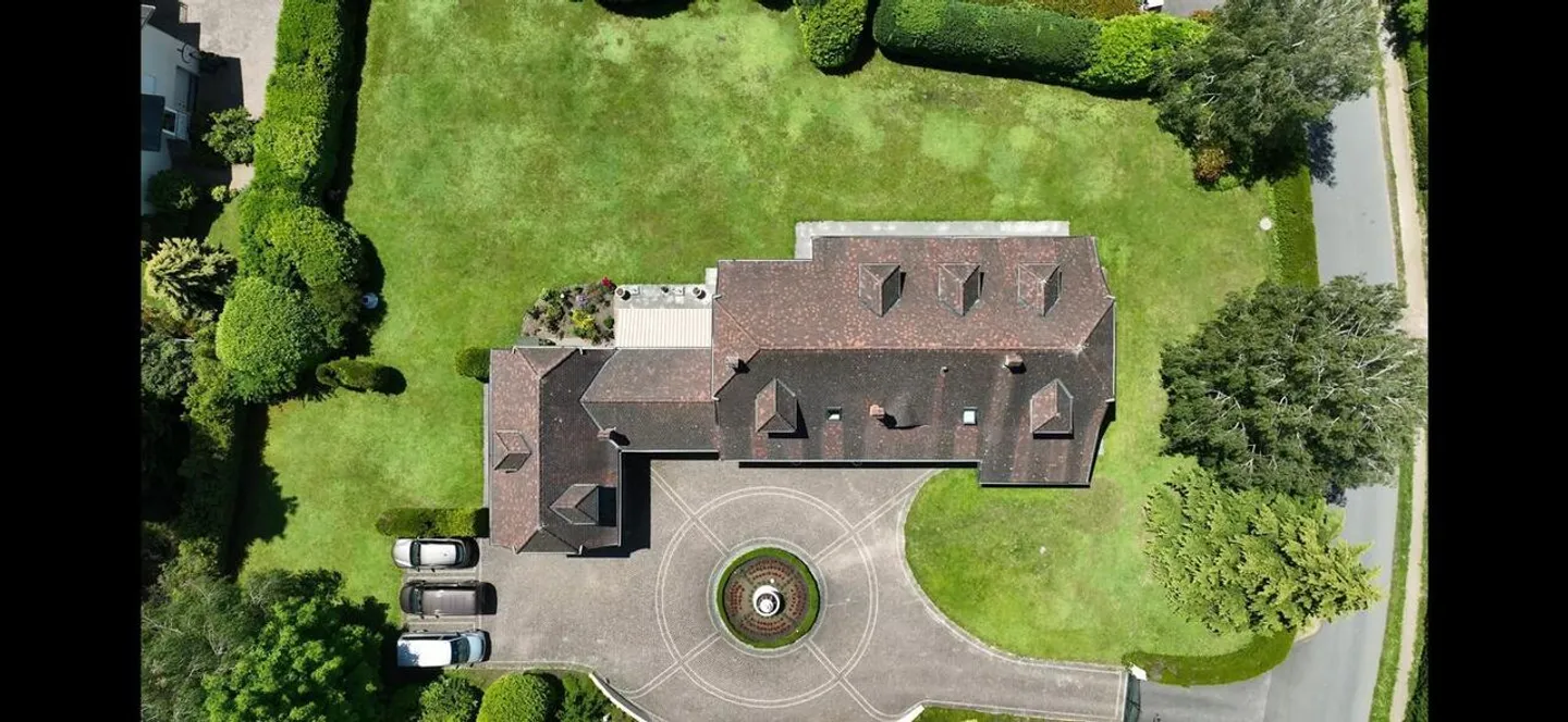 Prestigious Master House Near Lausanne - Photo 2 of 6