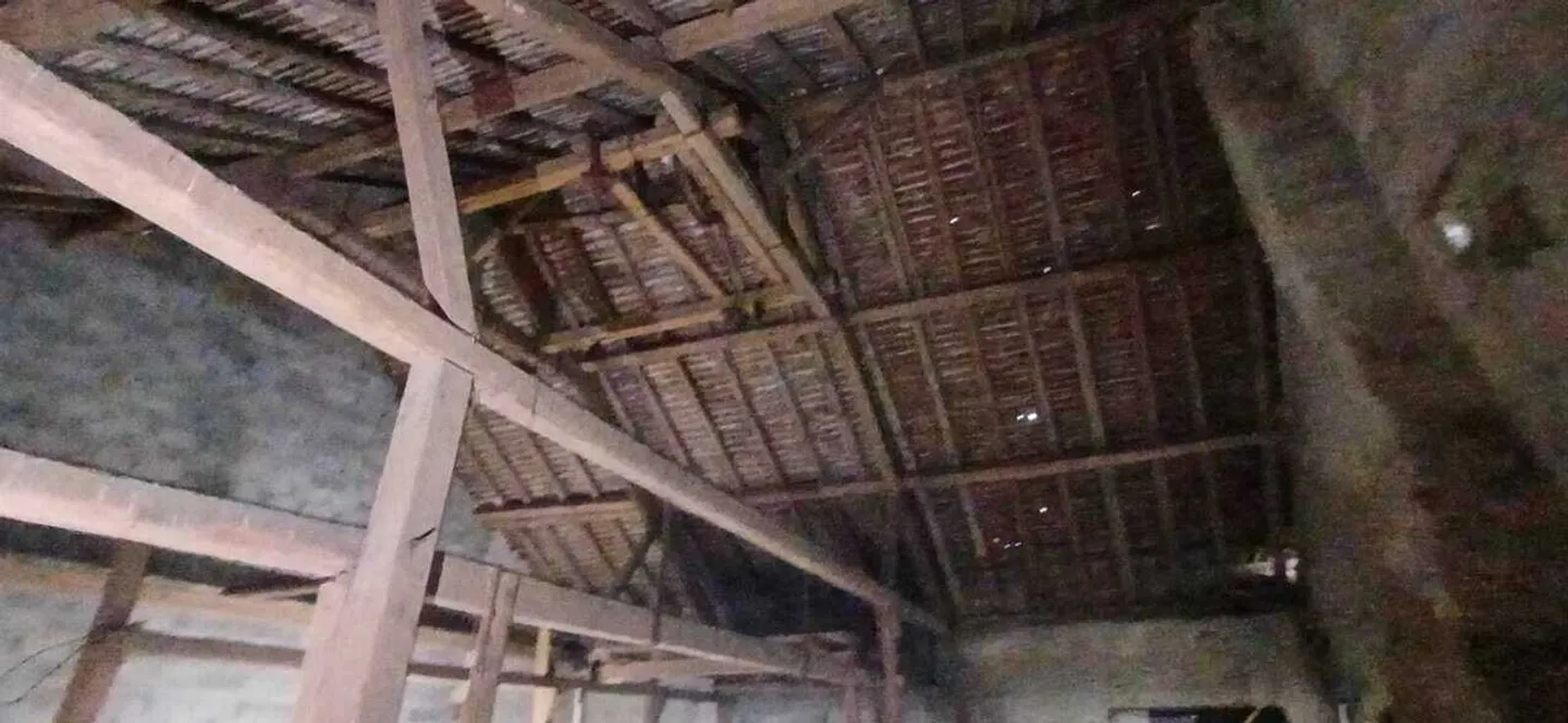 Old building for sale as a depot with residential potential - Photo 1 of 6