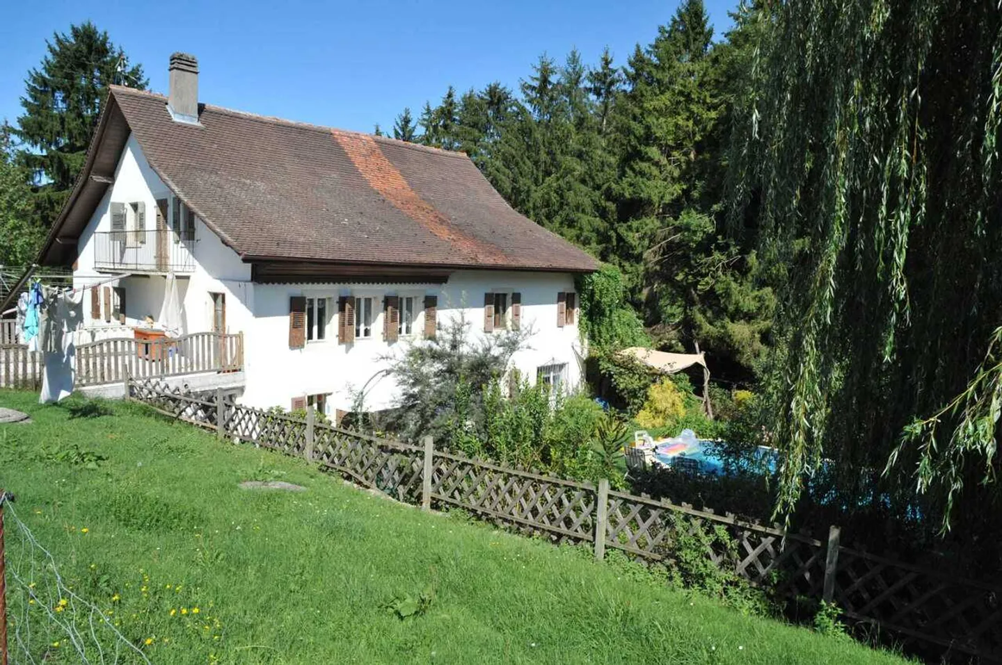 EINLADENDES HAUS MIT 9 ZIMMERN. CHARME UND CHARAKTER. 2000 QM. BACH - Foto 1 von 13