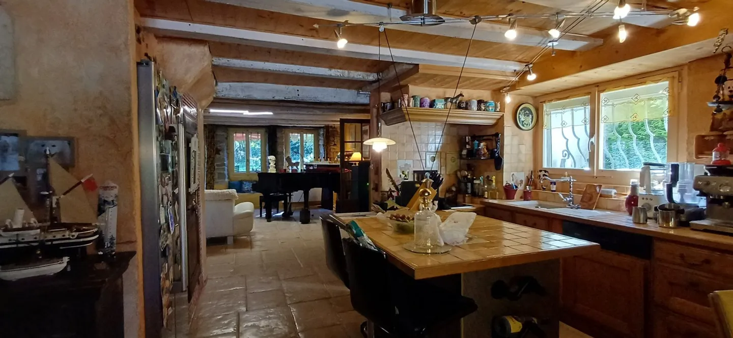 EINLADENDES HAUS MIT 9 ZIMMERN. CHARME UND CHARAKTER. 2000 QM. BACH - Foto 11 von 13