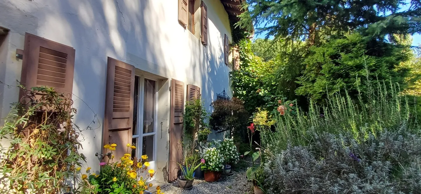 EINLADENDES HAUS MIT 9 ZIMMERN. CHARME UND CHARAKTER. 2000 QM. BACH - Foto 4 von 13